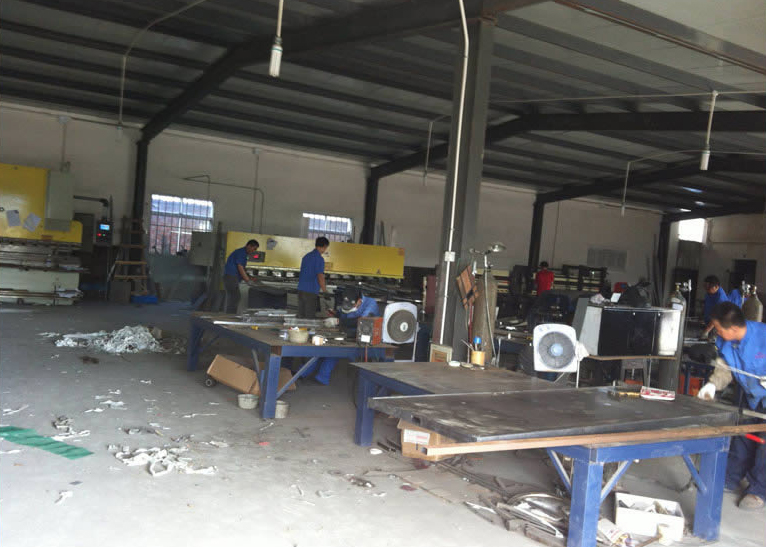 亞鈦?zhàn)詣?dòng)化科技外模成型車間